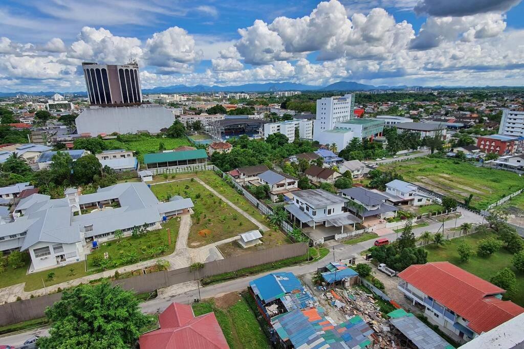 Kozi Square New Sgh Cozy Home Lv5B Кучінг Екстер'єр фото
